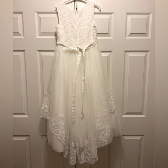 Stunning girls size 14 dress - like new - Picture 2 of 8